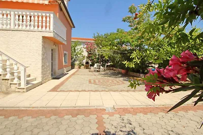 Ferienwohnung mit Terrasse und Klimaanlage