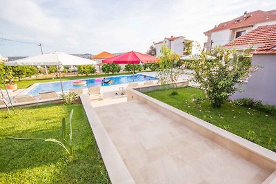 Ferienwohnung mit Pool und 80 m zum Strand