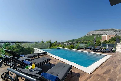 Ferienhaus mit Klimaanlage und Aussenpool