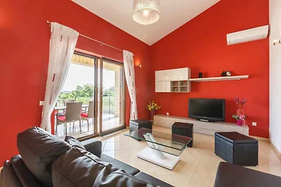 Ferienhaus mit Pool und Grill