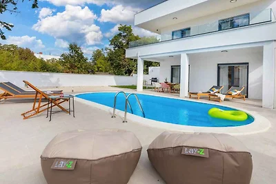 Villa mit Privatpool
