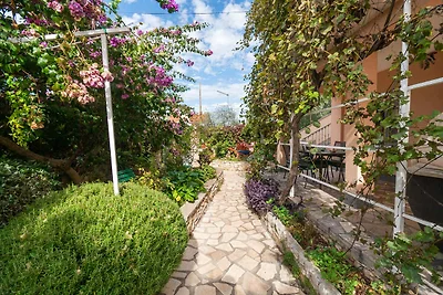 Ferienwohnung Sara in Rogoznica mit Gartenbli