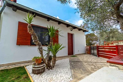 Bungalow mit Aussenpool