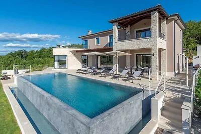 Villa mit Klimaanlage und Pool