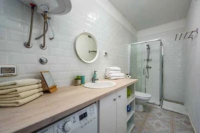 Ferienwohnung mit Balkon und Klimaanlage