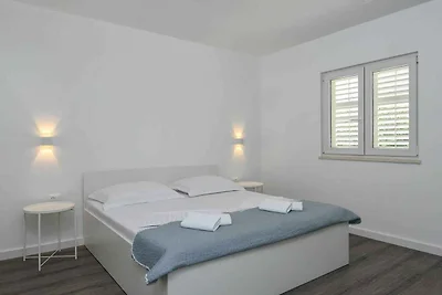 Ferienwohnung mit Balkon und Meerblick