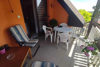 Ferienwohnung mit Pool, WLAN und Terrasse