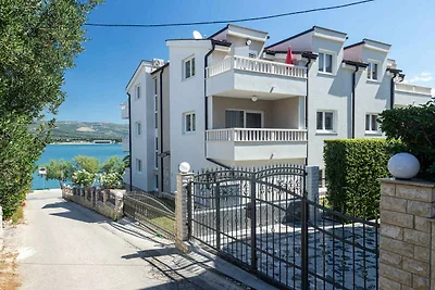 Ferienwohnung mit Balkon und Meerblick