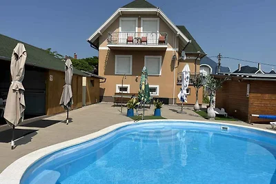 Ferienwohnung mit beheiztem Pool, Balkon Klim
