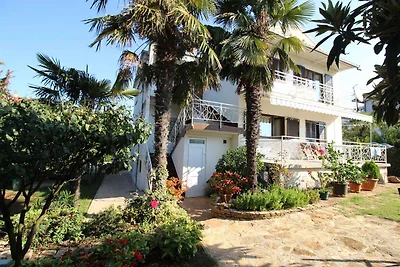 Ferienwohnung mit Garten und Klimaanlage