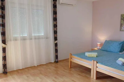 Ferienwohnung mit Balkon und Klimaanlage