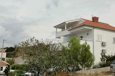 Ferienwohnung mit Balkon und Blick aufs Meer