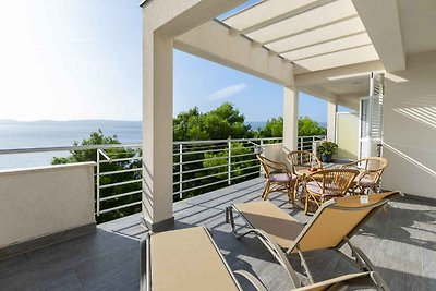 Ferienwohnung mit Terrasse und Meerblick