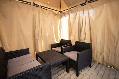 Ferienwohnung mit Poolnutzung und Klimaanlage