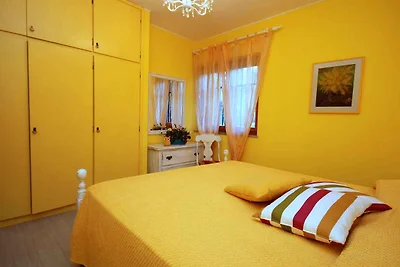Villa mit Garten und Pool