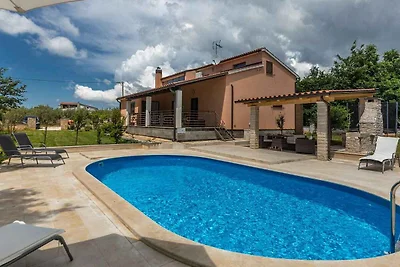 Villa mit Klimaanlage und Pool