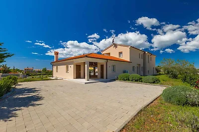 Villa mit Pool, Klimaanlage, Fitness und