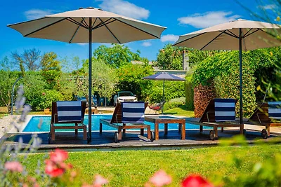 Villa mit Pool und Sauna
