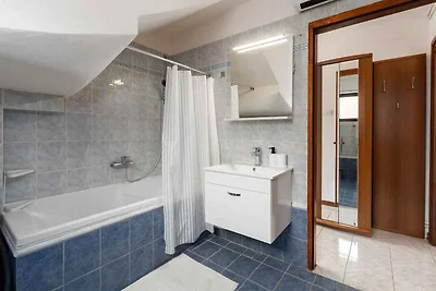 Ferienwohnung mit Klimaanlage und Balkon