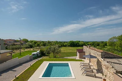 Ferienhaus mit Pool und Klimaanlage