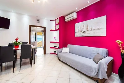 Ferienwohnung mit Klimaanlage und Balkon