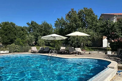 Ferienwohnung mit Pool & Balkon