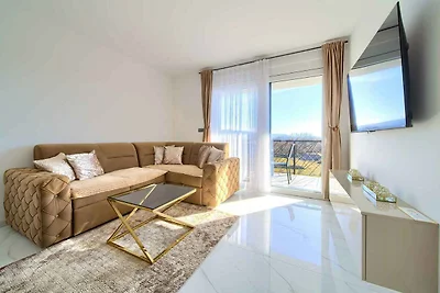 Ferienwohnung Mira Residence, 4 Personen