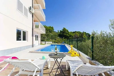 Ferienwohnung mit Meerblick und Pool