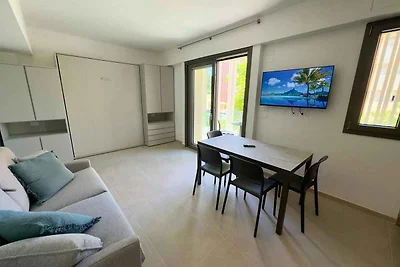 Studio mit Klimaanlage, Balkon und Internet