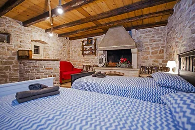 Villa mit Pool und Klimaanlage