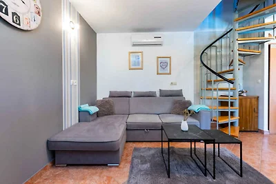 Ferienhaus mit Pool und Klimaanlage