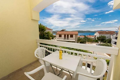 Holiday flat family holiday Seget Vranjica