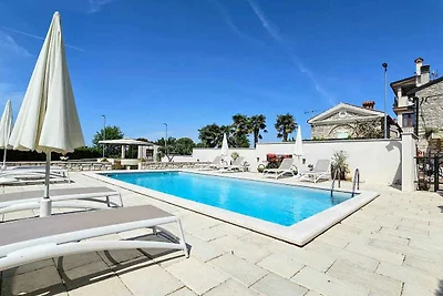 Ferienwohnung mit schön dekorierter Terrasse 