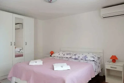 apartman za odmor Obiteljski odmor Vrboska