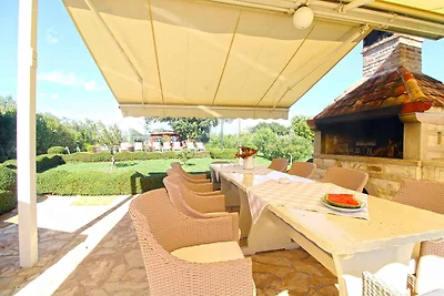 Ferienhaus mit Klimaanlage und Pool