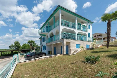 Apartment mit grossem Balkon, einem Schlafzim