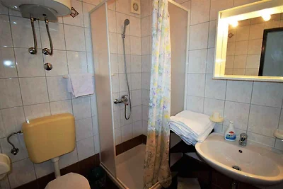 Ferienwohnung mit Balkon, Garten und Grill