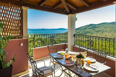 Ferienhaus mit Pool, Klimaanlage und