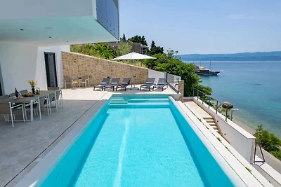 Ferienhaus mit Aussenpool