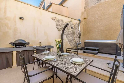 Renoviertes Steinhaus mit Whirlpool in