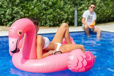 Ferienhaus mit Aussenpool und Terrasse