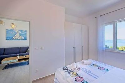 Ferienwohnung mit Terrasse und Meerblick