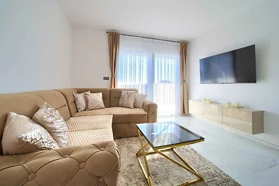 Ferienwohnung Mira Residence, 4 Personen