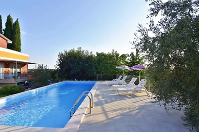 Ferienwohnung in ruhiger Lage mit Pool