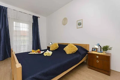 Ferienwohnung mit Garten und Klimaanlage