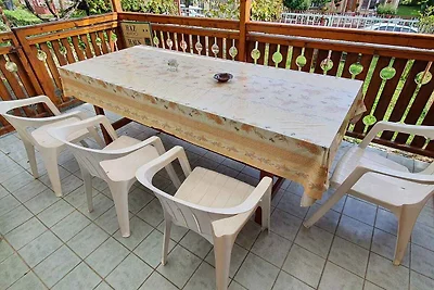 Ferienhaus mit Terrasse und Garten