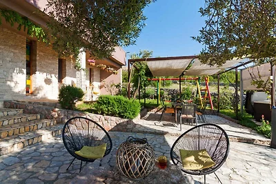 Ferienhaus für 8 Personen mit Pool und