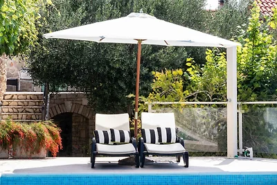 Idyllisches Steinhaus Ston auf der Halbinsel