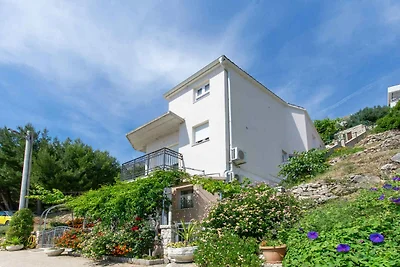Ferienwohnung mit Terrasse und Grill