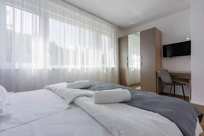 Ferienhaus mit Pool und Klimaanlage